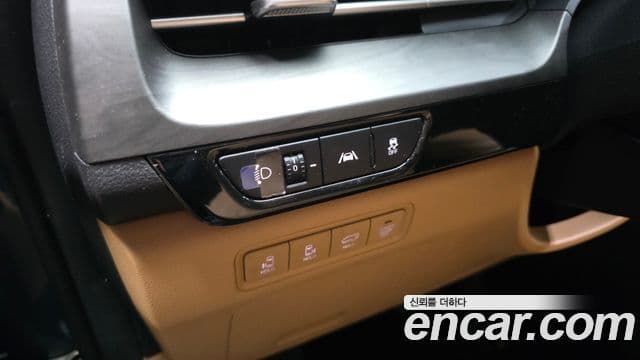 Kia Carnival 2021 — Şəkil 16/20