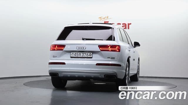 Audi Q7 2019 — Şəkil 3/20