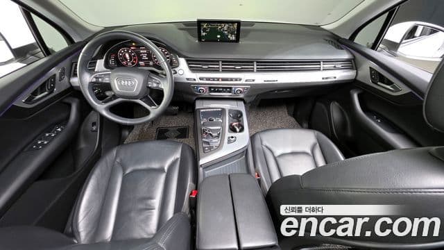 Audi Q7 2019 — Şəkil 10/20