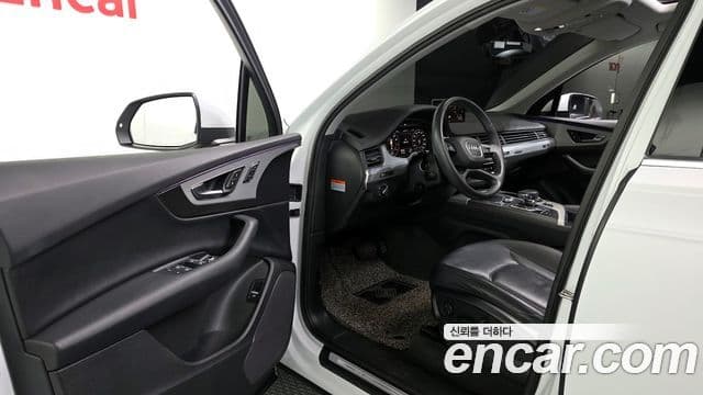 Audi Q7 2019 — Şəkil 8/20