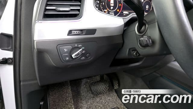 Audi Q7 2019 — Şəkil 14/20