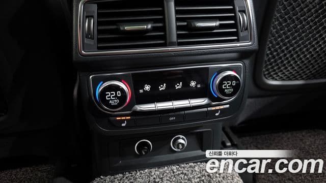 Audi Q7 2019 — Şəkil 18/20