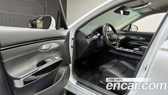 Genesis GV70 2021 — ფოტო 11/20