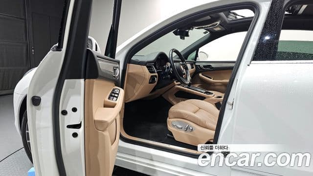 Porsche Macan 2022 — Şəkil 10/20