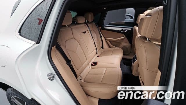 Porsche Macan 2022 — Şəkil 12/20