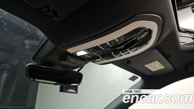 Porsche Macan 2022 — Şəkil 16/20