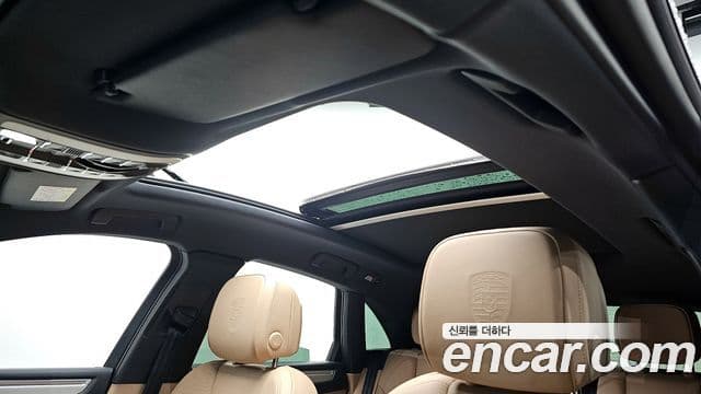 Porsche Macan 2022 — Şəkil 19/20