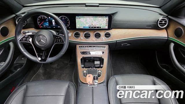 Mercedes-Benz E-Class 2022 — ფოტო 10/20