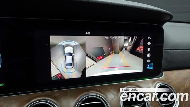 Mercedes-Benz E-Class 2022 — ფოტო 16/20