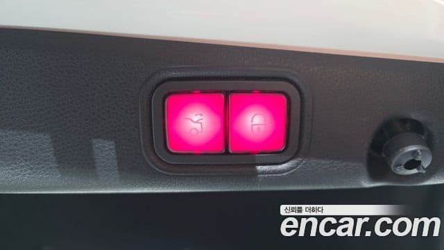 Mercedes-Benz E-Class 2022 — ფოტო 20/20