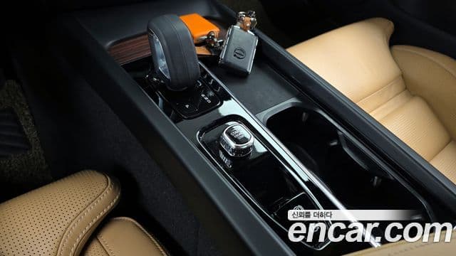 Volvo V60 Cross Country 2022 — Şəkil 9/20