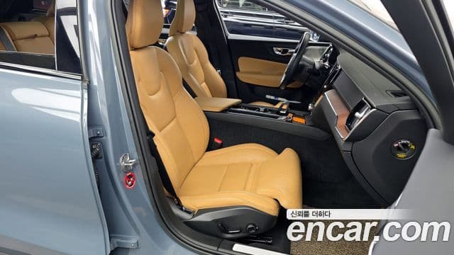 Volvo V60 Cross Country 2022 — Şəkil 11/20