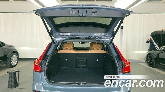 Volvo V60 Cross Country 2022 — Şəkil 20/20
