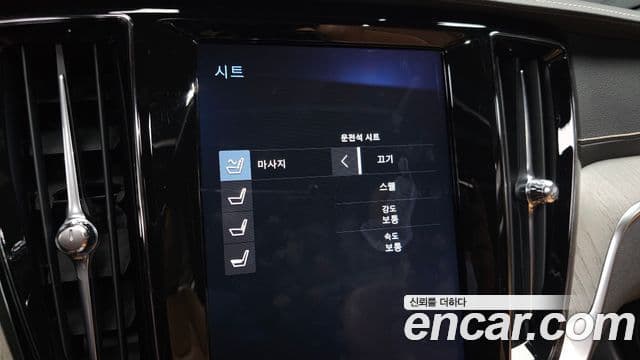 Volvo S60 2019 — ფოტო 16/20