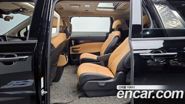 Kia Carnival 2022 — Фото 12/20