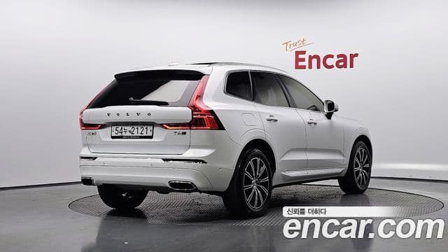 Volvo XC60 2018 — Photo 11/20