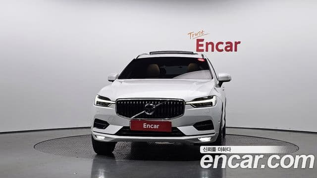 Volvo XC60 2018 — Photo 4/20