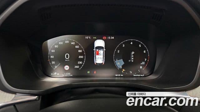 Volvo XC60 2018 — Photo 18/20