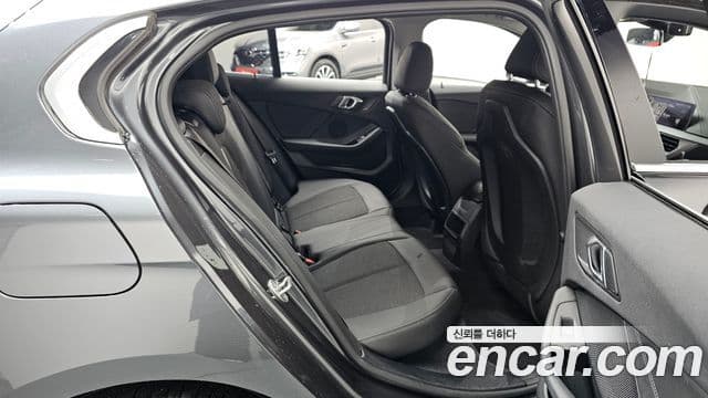 BMW 1 Series 2020 — Şəkil 12/20