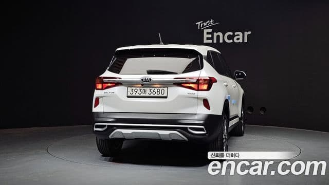 Kia Seltos 2020 — ფოტო 13/20