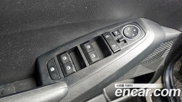 Kia Seltos 2020 — ფოტო 16/20
