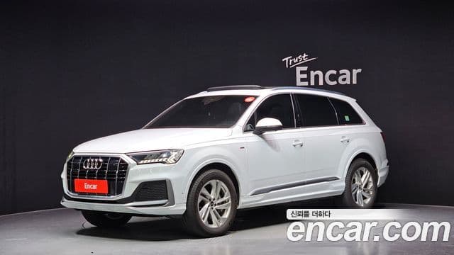 Audi Q7 2021 — ფოტო 1/20
