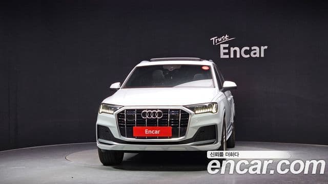 Audi Q7 2021 — ფოტო 3/20