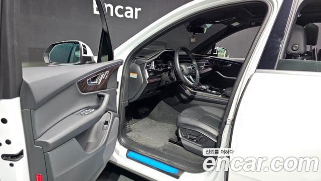 Audi Q7 2021 — ფოტო 10/20
