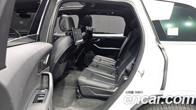 Audi Q7 2021 — ფოტო 12/20