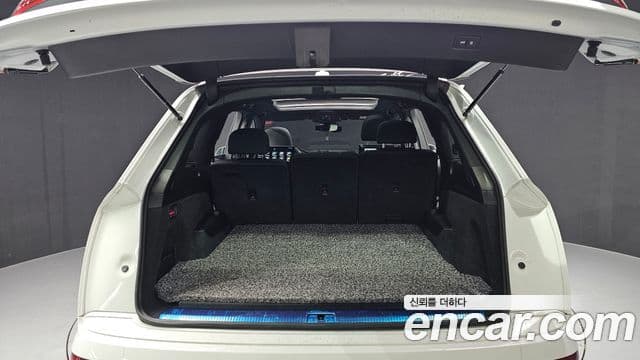 Audi Q7 2021 — ფოტო 20/20