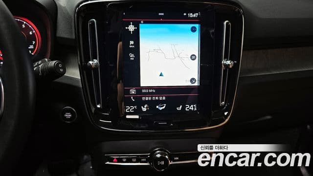 Volvo XC40 2021 — Photo 4/20