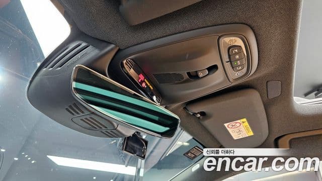 Volvo XC40 2021 — Photo 9/20