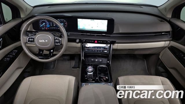 Kia Carnival 2023 — ფოტო 7/20