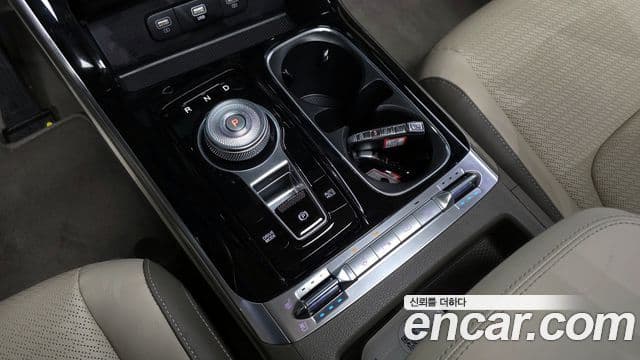 Kia Carnival 2023 — ფოტო 9/20