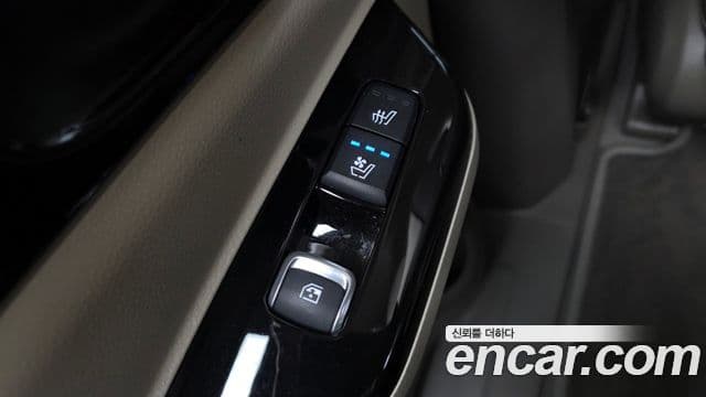 Kia Carnival 2023 — ფოტო 19/20