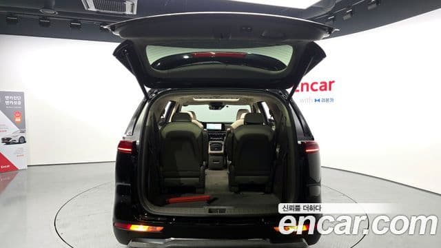 Kia Carnival 2023 — ფოტო 20/20
