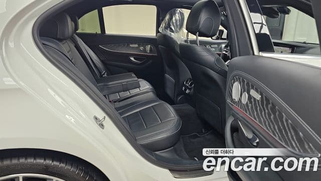 Mercedes-Benz E-Class 2021 — Şəkil 12/20