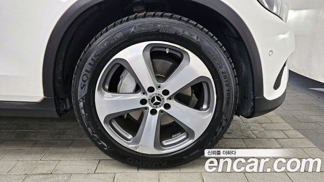 Mercedes-Benz GLC-Class 2019 — Photo 17/20