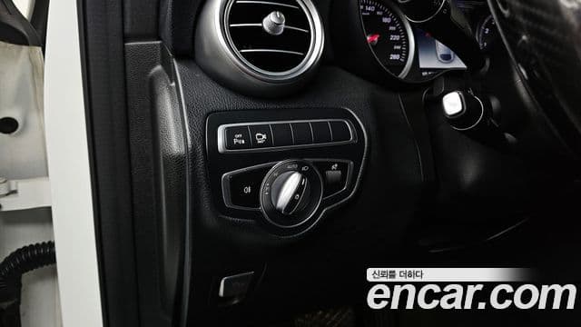 Mercedes-Benz GLC-Class 2019 — Photo 13/20