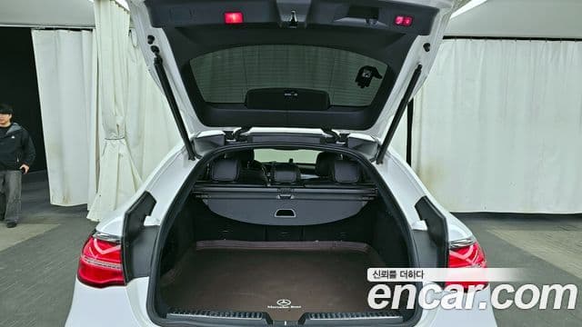 Mercedes-Benz GLC-Class 2019 — Photo 4/20
