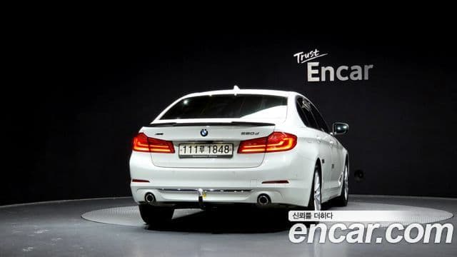 BMW 5 Series 2020 — ფოტო 4/20