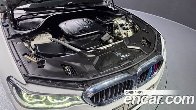 BMW 5 Series 2020 — ფოტო 6/20