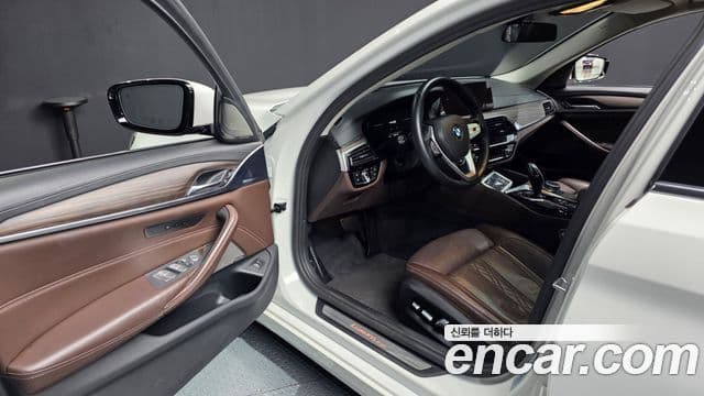 BMW 5 Series 2020 — ფოტო 10/20