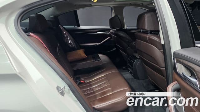 BMW 5 Series 2020 — ფოტო 12/20