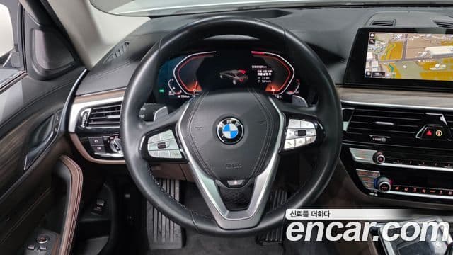 BMW 5 Series 2020 — ფოტო 13/20