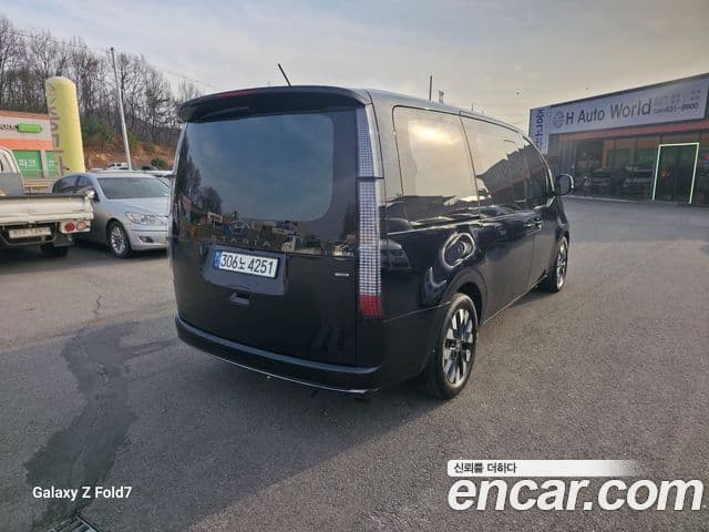 Hyundai Staria 2021 — ფოტო 4/20