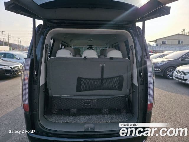 Hyundai Staria 2021 — ფოტო 9/20