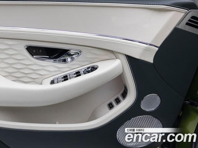 Bentley Continental GT 2025 — Şəkil 16/20