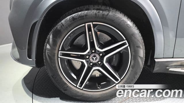 Mercedes-Benz GLE-Class 2021 — Photo 5/20