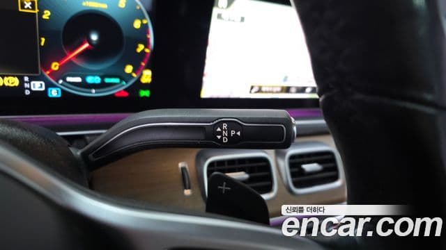 Mercedes-Benz GLE-Class 2021 — Photo 13/20